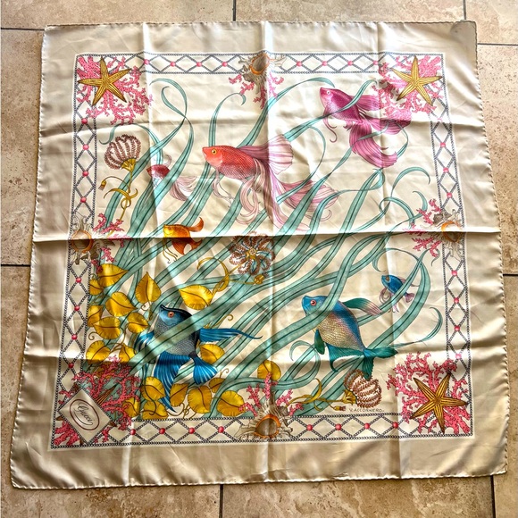 GUCCI SEA LIFE/LARGE SCARF - Picture 1 of 6